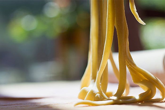 Making pasta by extrusion